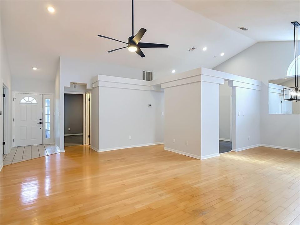 For Sale: $425,000 (3 beds, 2 baths, 1658 Square Feet)