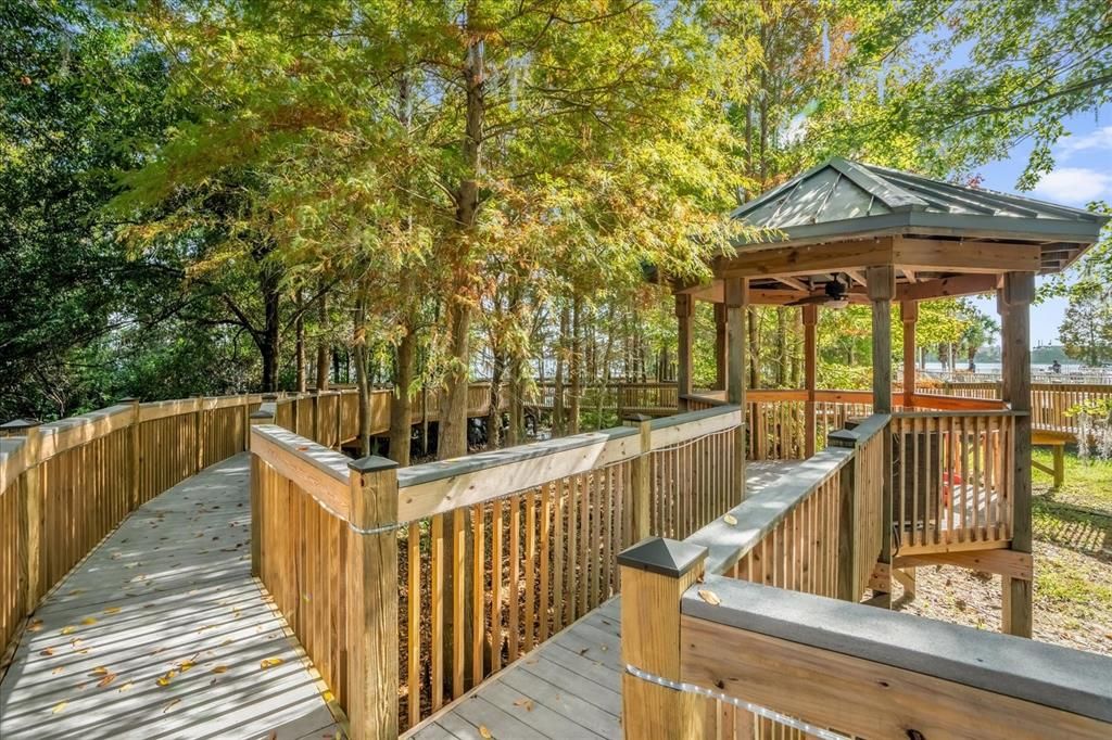 На продажу: $399,900 (2 спален, 2 ванн, 1165 Квадратных фут)