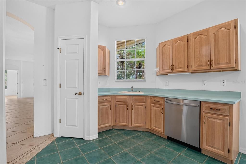 For Sale: $175,000 (2 beds, 2 baths, 1488 Square Feet)