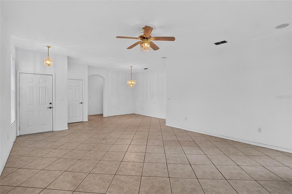 For Sale: $175,000 (2 beds, 2 baths, 1488 Square Feet)