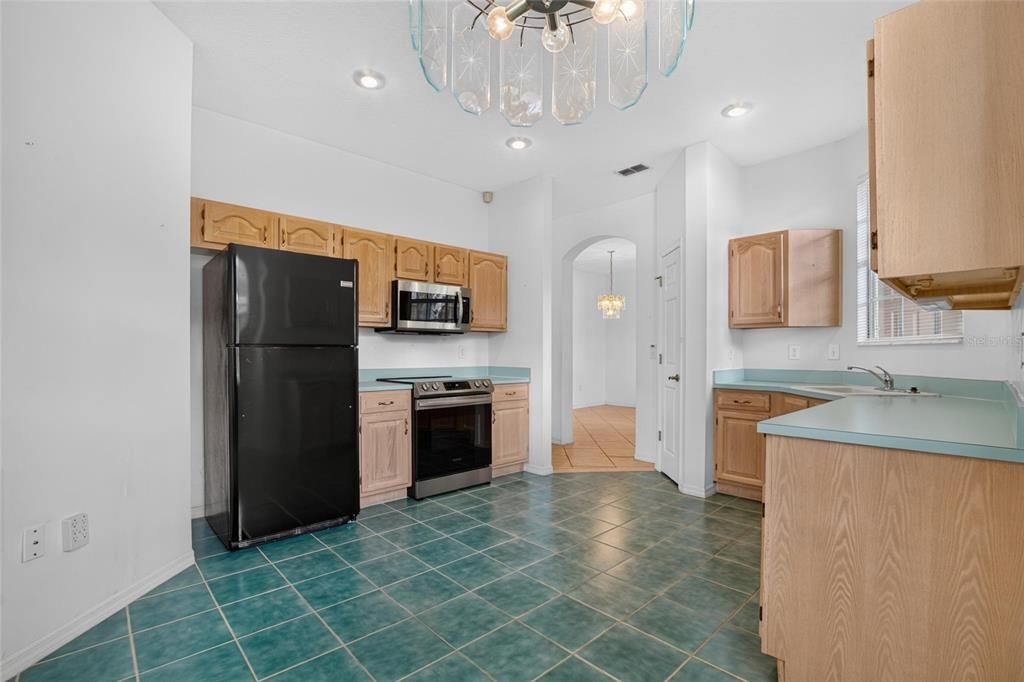 For Sale: $175,000 (2 beds, 2 baths, 1488 Square Feet)