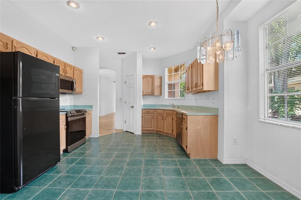 For Sale: $175,000 (2 beds, 2 baths, 1488 Square Feet)