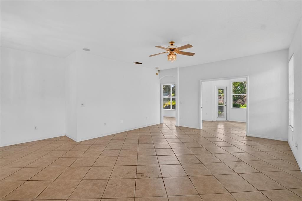 For Sale: $175,000 (2 beds, 2 baths, 1488 Square Feet)