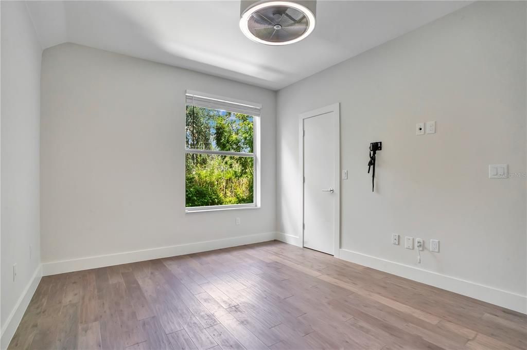 En Venta: $1,300,000 (3 camas, 2 baños, 1873 Pies cuadrados)