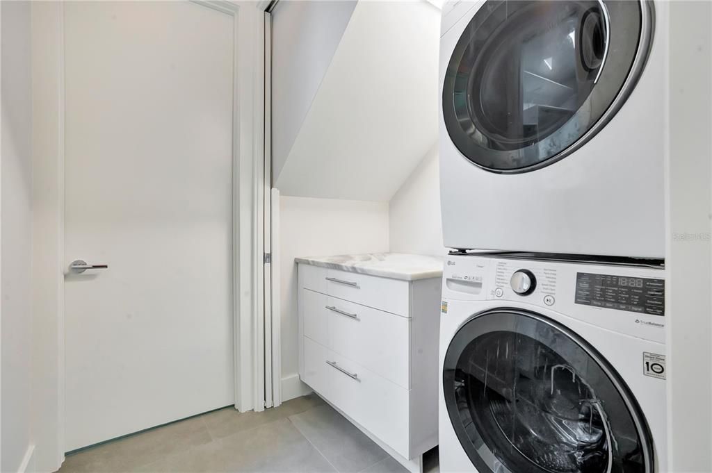 En Venta: $1,300,000 (3 camas, 2 baños, 1873 Pies cuadrados)