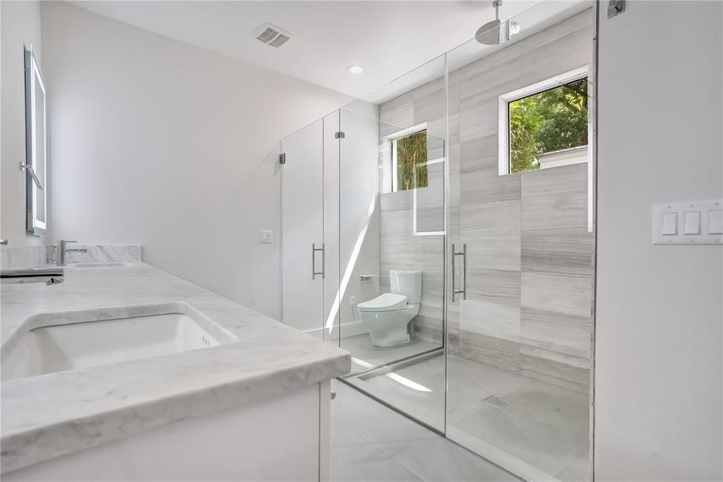 En Venta: $1,300,000 (3 camas, 2 baños, 1873 Pies cuadrados)