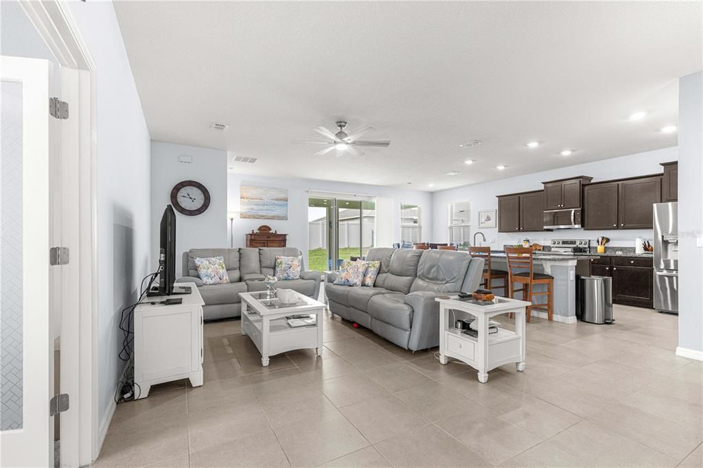 For Sale: $287,000 (3 beds, 2 baths, 1857 Square Feet)