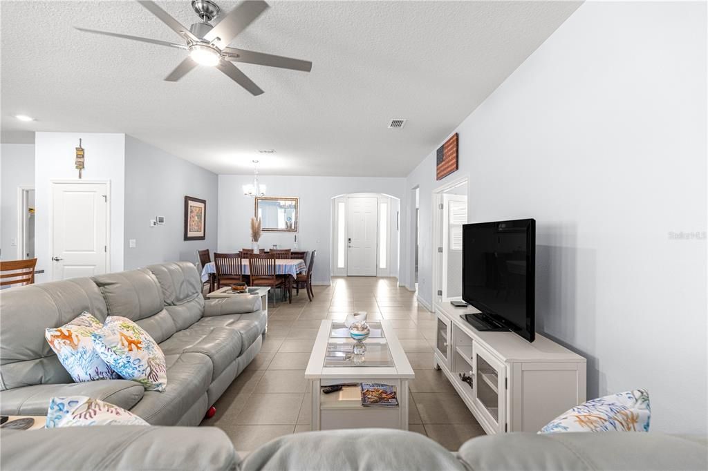 For Sale: $287,000 (3 beds, 2 baths, 1857 Square Feet)