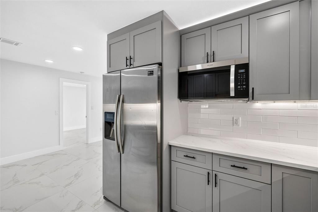 For Sale: $325,000 (4 beds, 2 baths, 1914 Square Feet)