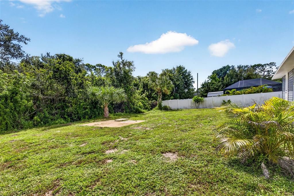 For Sale: $325,000 (4 beds, 2 baths, 1914 Square Feet)