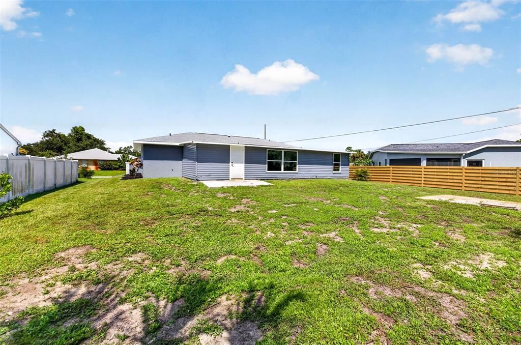 For Sale: $325,000 (4 beds, 2 baths, 1914 Square Feet)