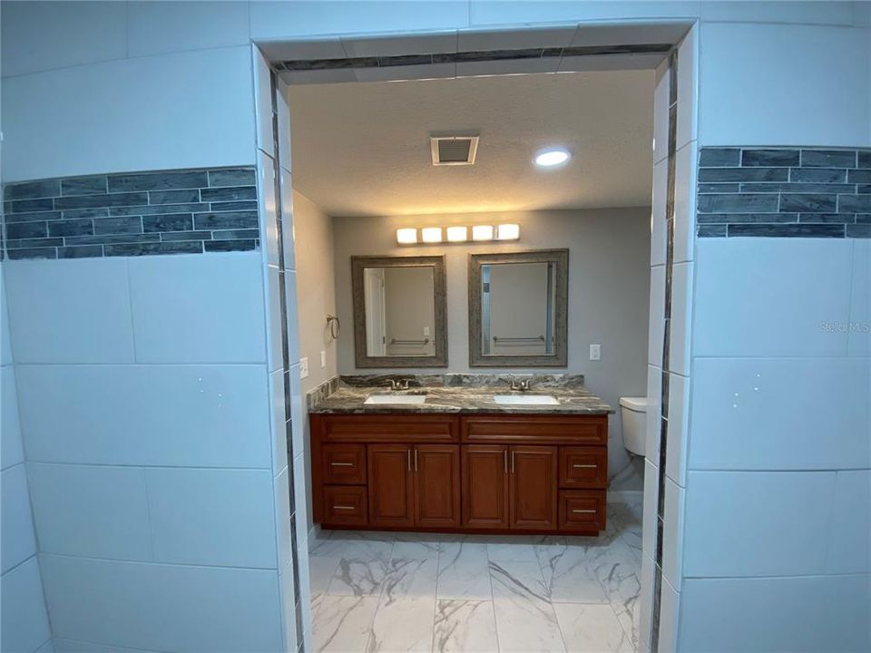 For Rent: $2,400 (4 beds, 2 baths, 1840 Square Feet)