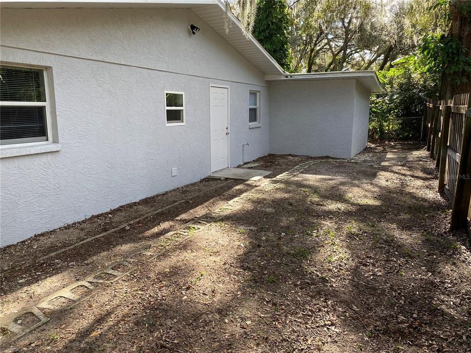 For Rent: $2,400 (4 beds, 2 baths, 1840 Square Feet)