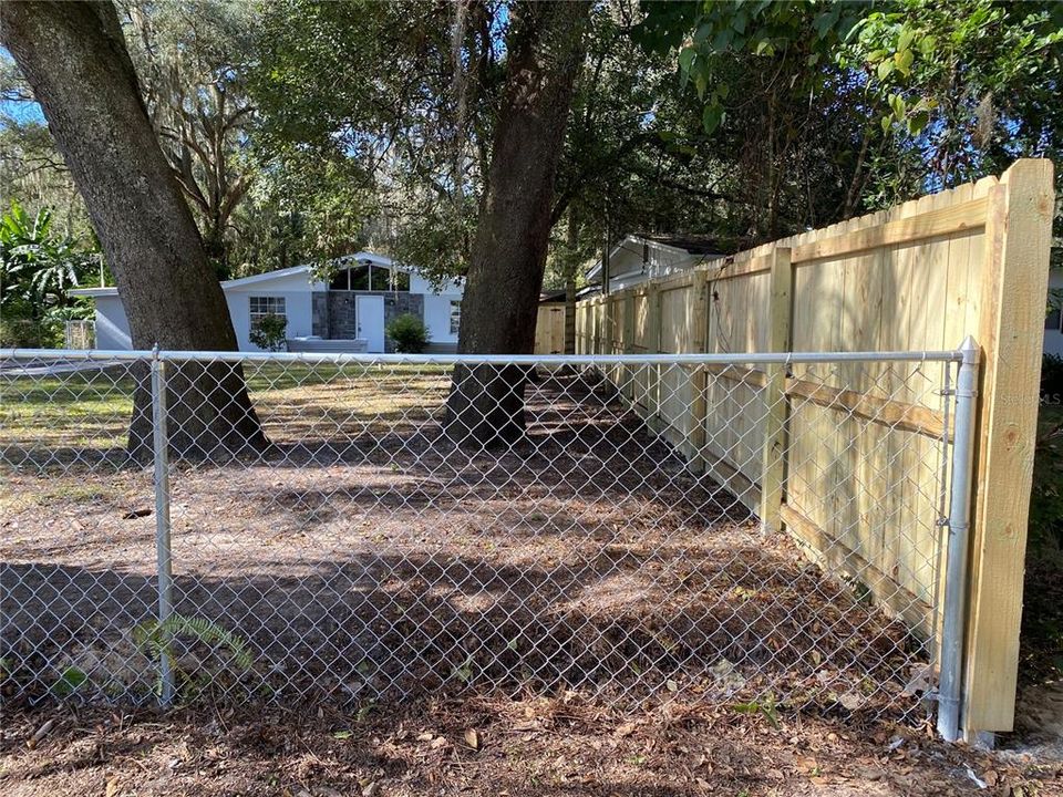 For Rent: $2,400 (4 beds, 2 baths, 1840 Square Feet)