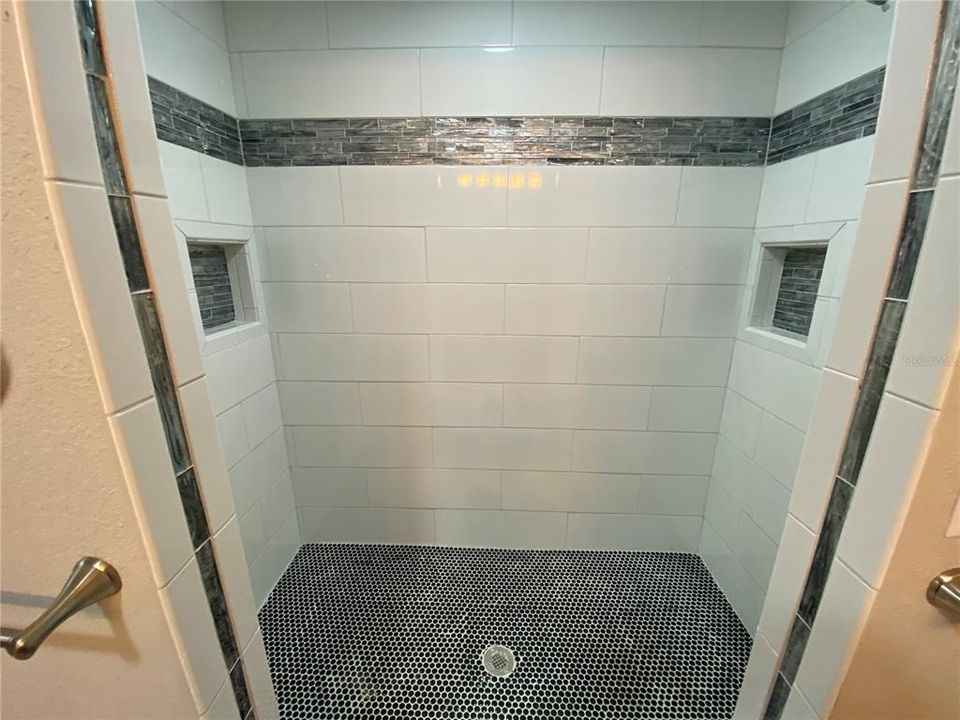 For Rent: $2,400 (4 beds, 2 baths, 1840 Square Feet)