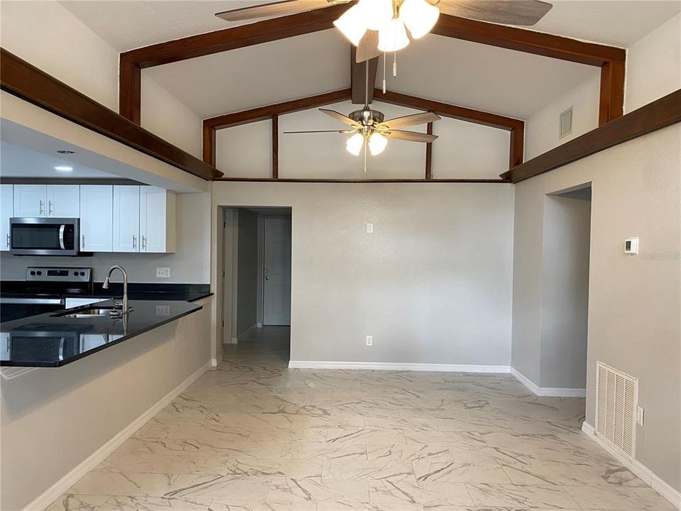 For Rent: $2,400 (4 beds, 2 baths, 1840 Square Feet)