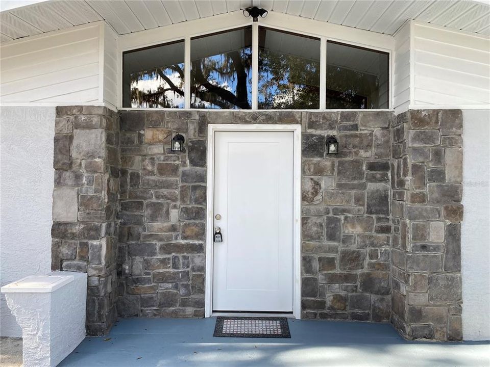 For Rent: $2,400 (4 beds, 2 baths, 1840 Square Feet)