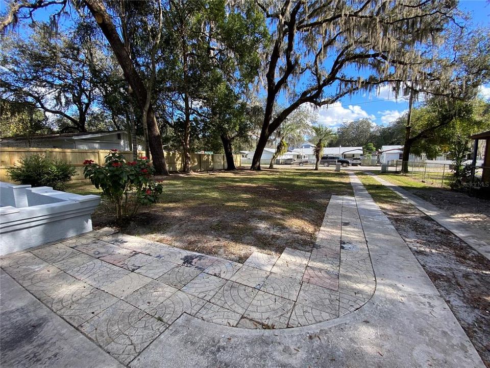 For Rent: $2,400 (4 beds, 2 baths, 1840 Square Feet)