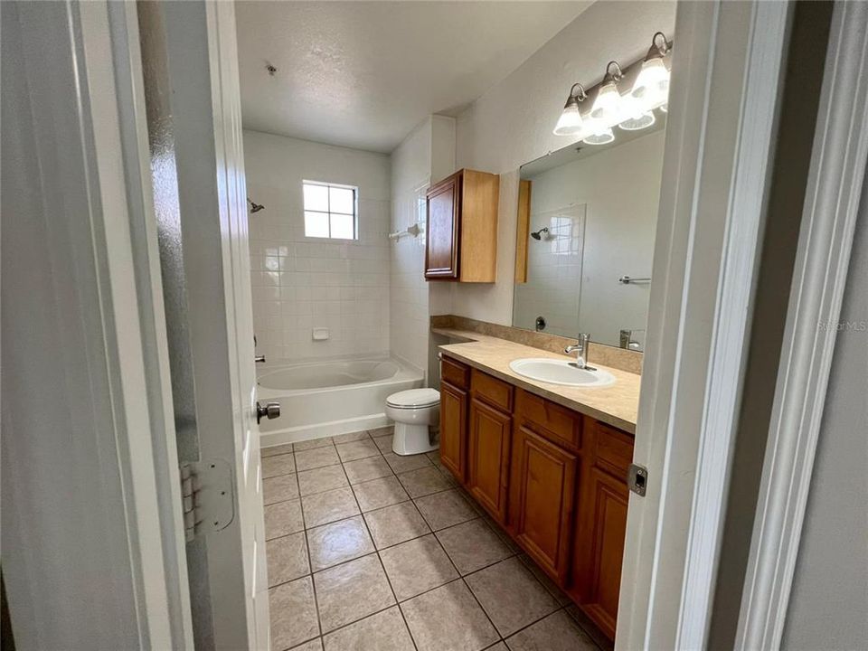 For Rent: $2,200 (3 beds, 2 baths, 1678 Square Feet)