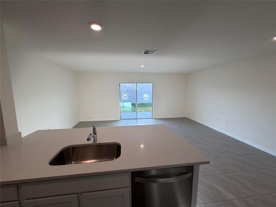 For Rent: $1,750 (3 beds, 2 baths, 1505 Square Feet)