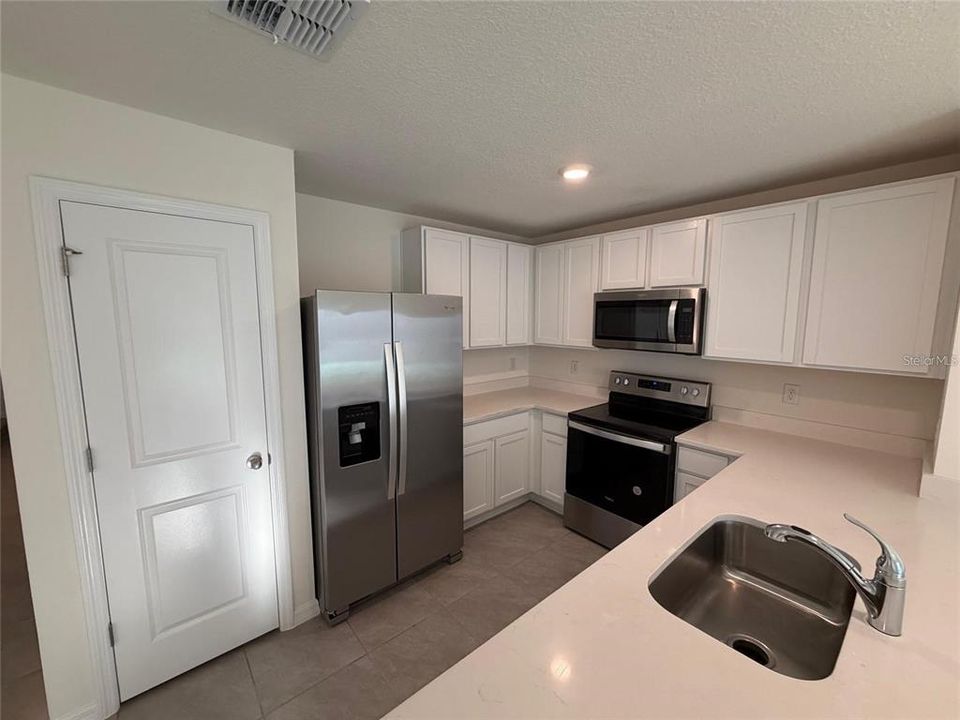 For Rent: $1,750 (3 beds, 2 baths, 1505 Square Feet)