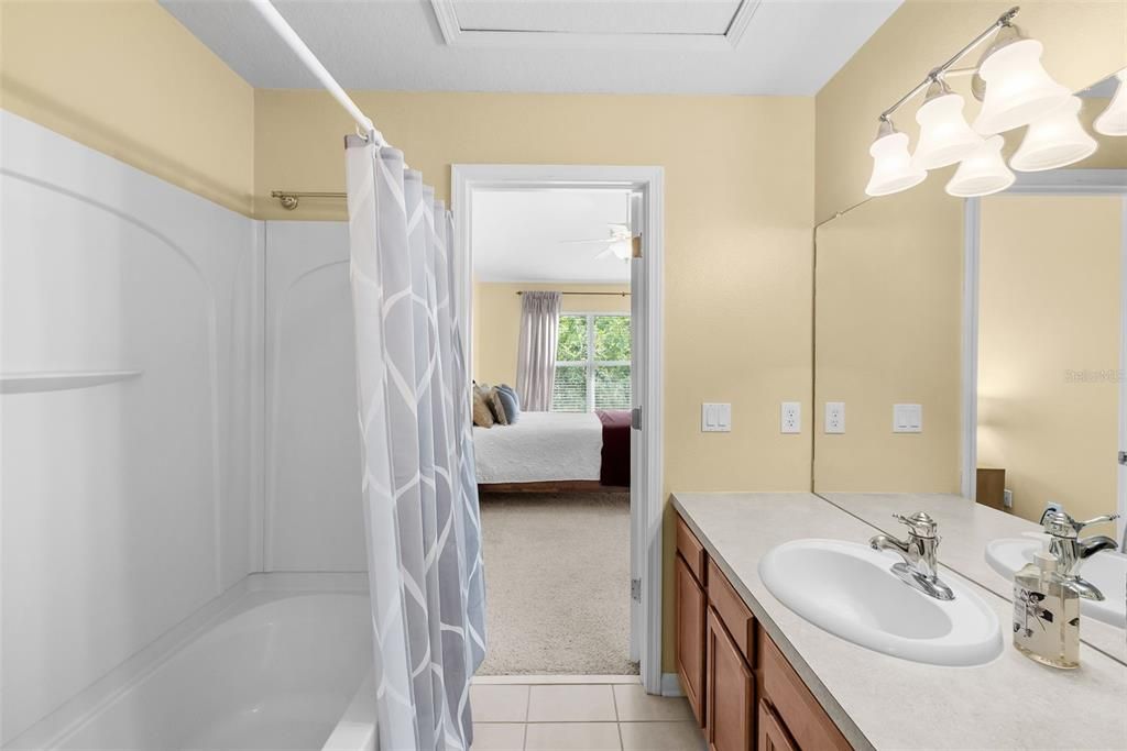 For Sale: $249,000 (2 beds, 2 baths, 1248 Square Feet)