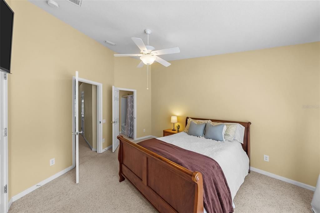 For Sale: $249,000 (2 beds, 2 baths, 1248 Square Feet)