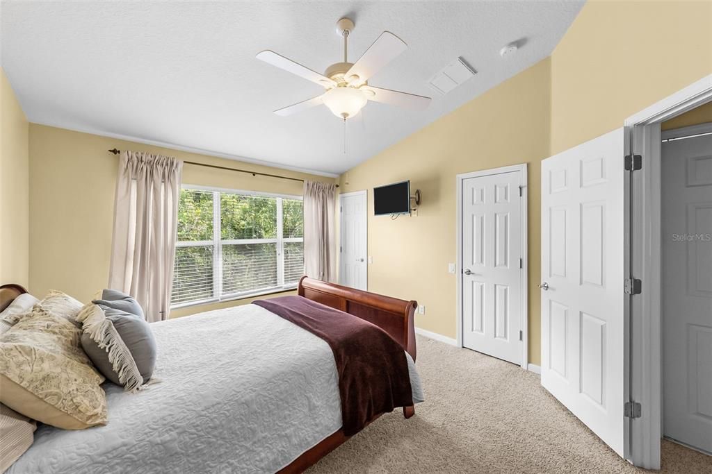 For Sale: $249,000 (2 beds, 2 baths, 1248 Square Feet)
