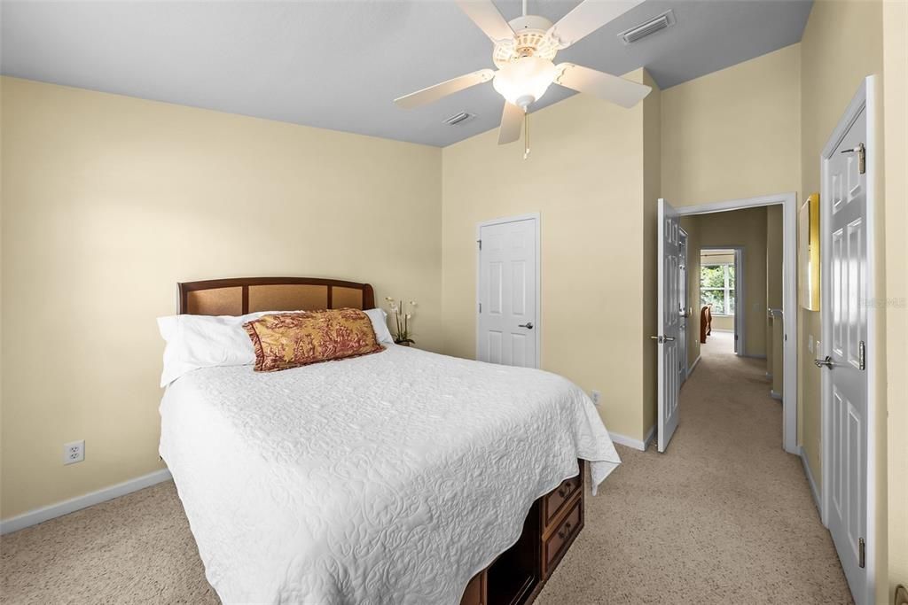 For Sale: $249,000 (2 beds, 2 baths, 1248 Square Feet)