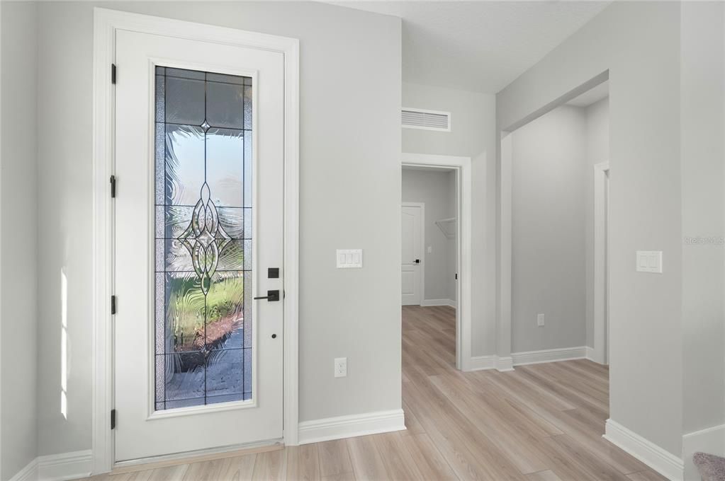 For Sale: $535,900 (6 beds, 4 baths, 2714 Square Feet)