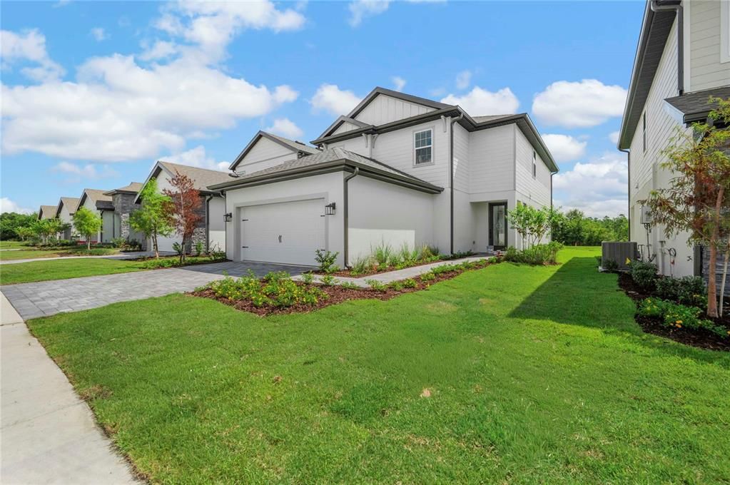 For Sale: $535,900 (6 beds, 4 baths, 2714 Square Feet)