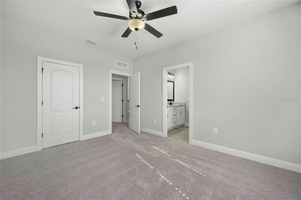 For Sale: $535,900 (6 beds, 4 baths, 2714 Square Feet)