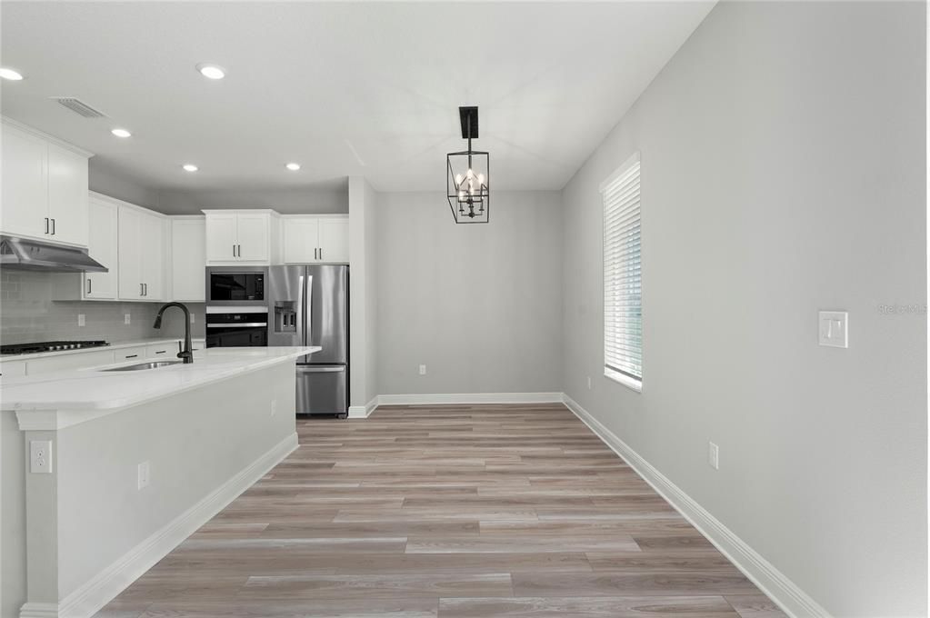 For Sale: $535,900 (6 beds, 4 baths, 2714 Square Feet)