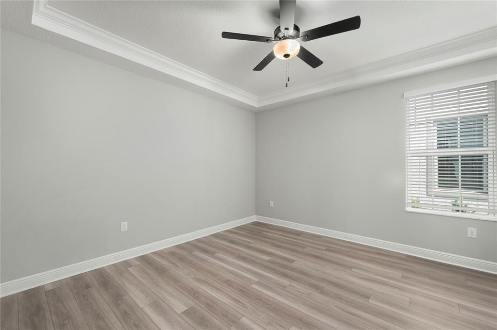 For Sale: $535,900 (6 beds, 4 baths, 2714 Square Feet)