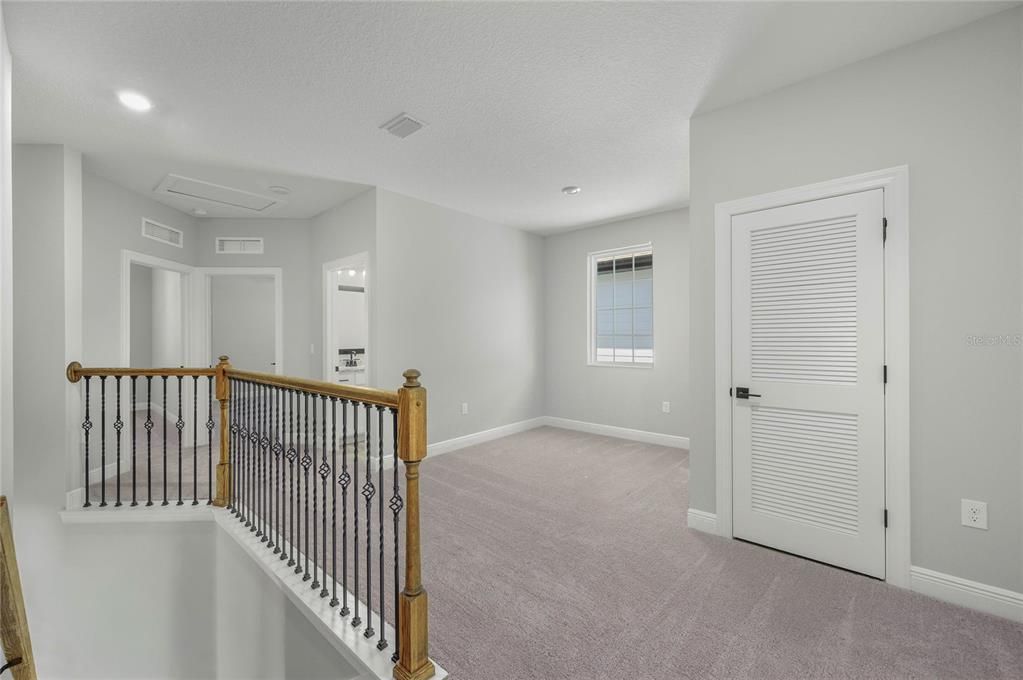 For Sale: $535,900 (6 beds, 4 baths, 2714 Square Feet)