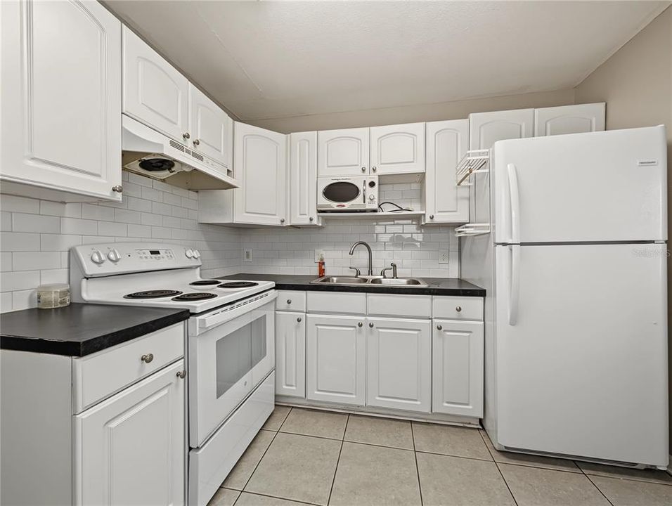 В аренду: $1,795 (3 спален, 2 ванн, 912 Квадратных фут)