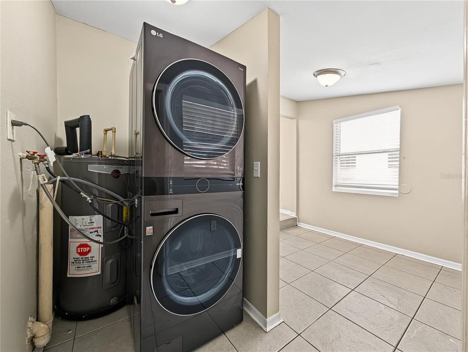 В аренду: $1,795 (3 спален, 2 ванн, 912 Квадратных фут)