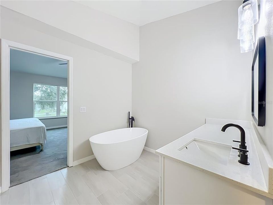 En Venta: $625,000 (5 camas, 2 baños, 3068 Pies cuadrados)