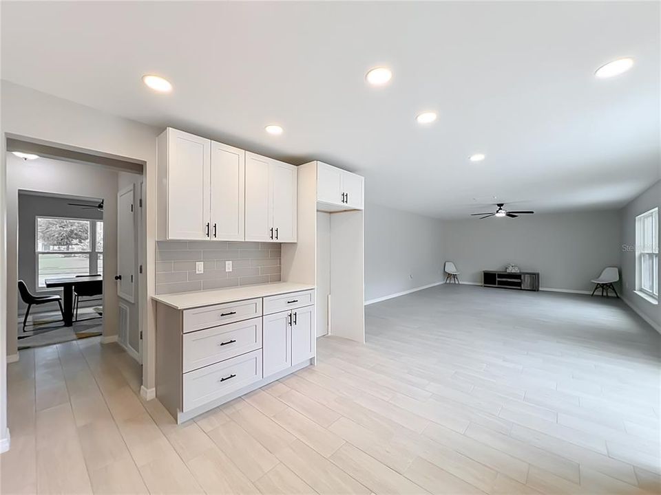 En Venta: $625,000 (5 camas, 2 baños, 3068 Pies cuadrados)