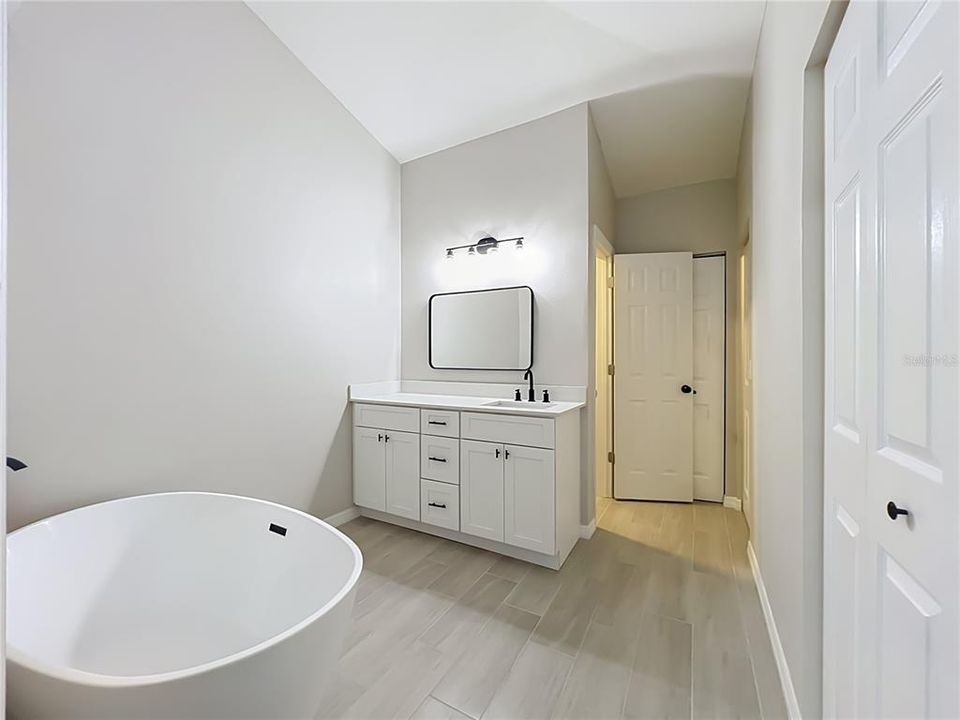 En Venta: $625,000 (5 camas, 2 baños, 3068 Pies cuadrados)