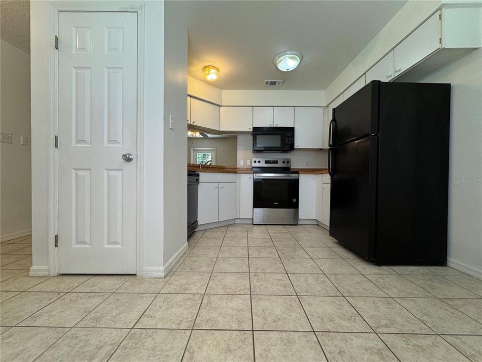 For Rent: $1,475 (3 beds, 2 baths, 1041 Square Feet)
