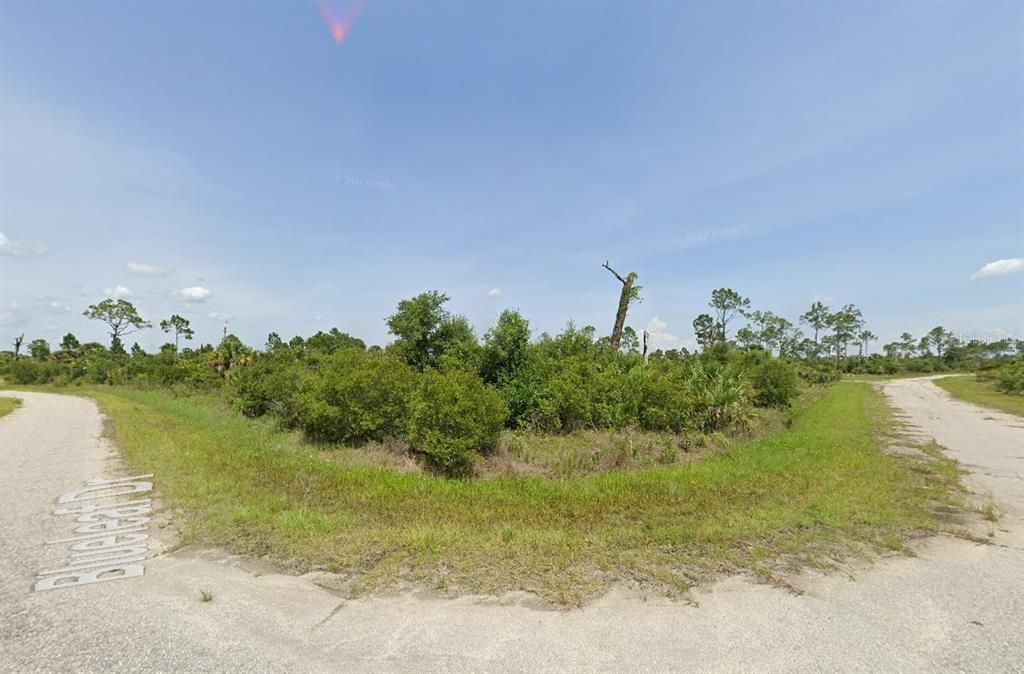 En Venta: $11,000 (0.25 acres)