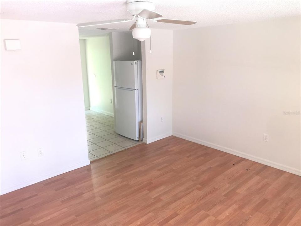 В аренду: $1,300 (2 спален, 1 ванн, 780 Квадратных фут)