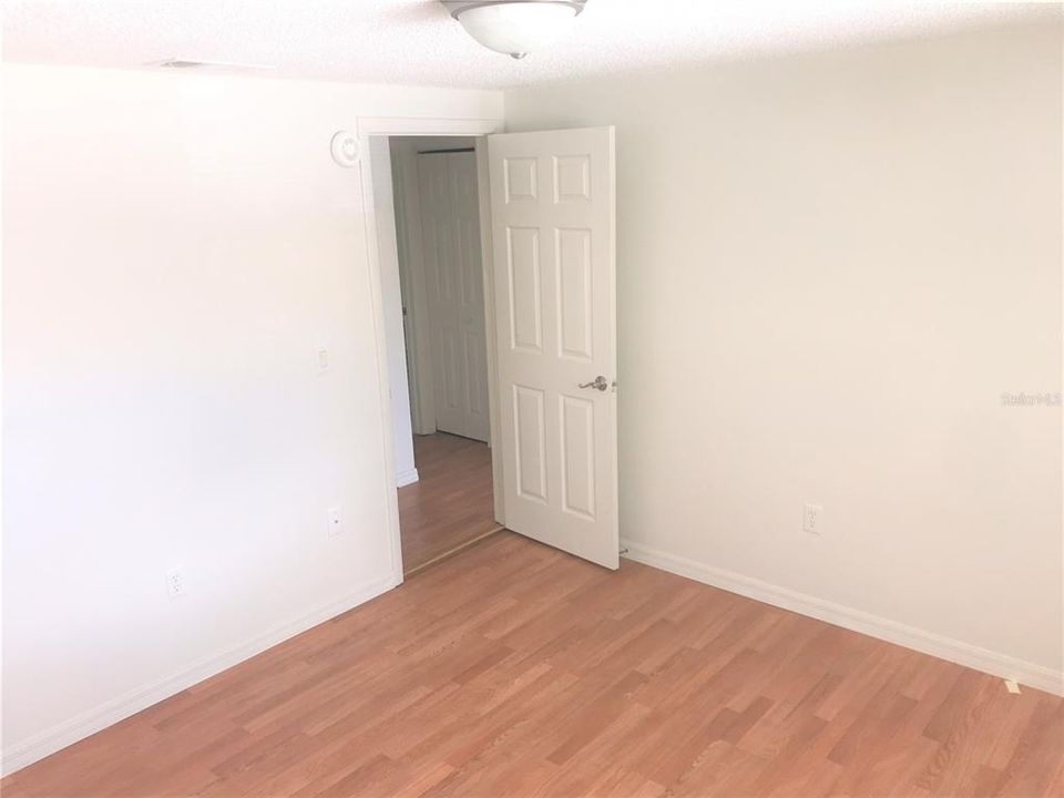 В аренду: $1,300 (2 спален, 1 ванн, 780 Квадратных фут)