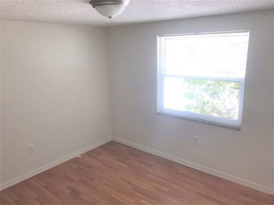 В аренду: $1,300 (2 спален, 1 ванн, 780 Квадратных фут)