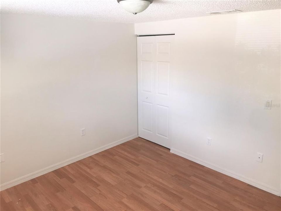 В аренду: $1,300 (2 спален, 1 ванн, 780 Квадратных фут)