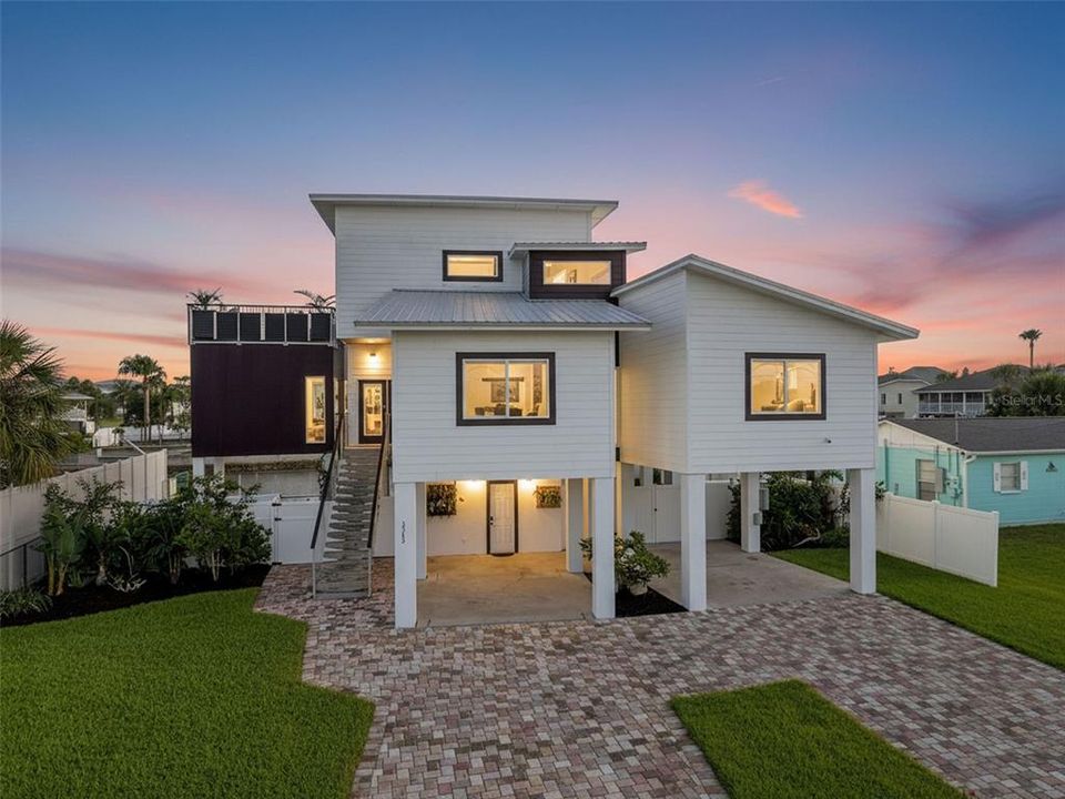 For Sale: $1,147,000 (4 beds, 3 baths, 2909 Square Feet)
