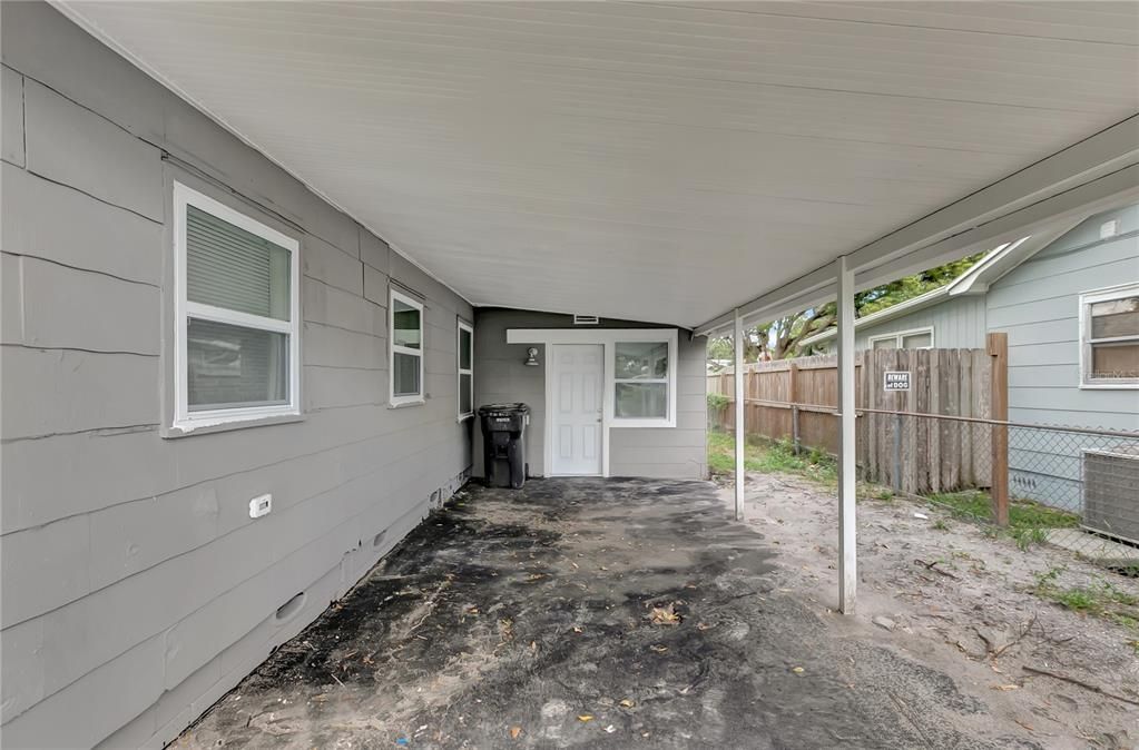 For Rent: $1,750 (2 beds, 1 baths, 844 Square Feet)