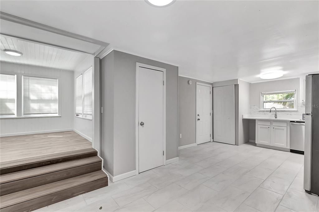 For Rent: $1,750 (2 beds, 1 baths, 844 Square Feet)