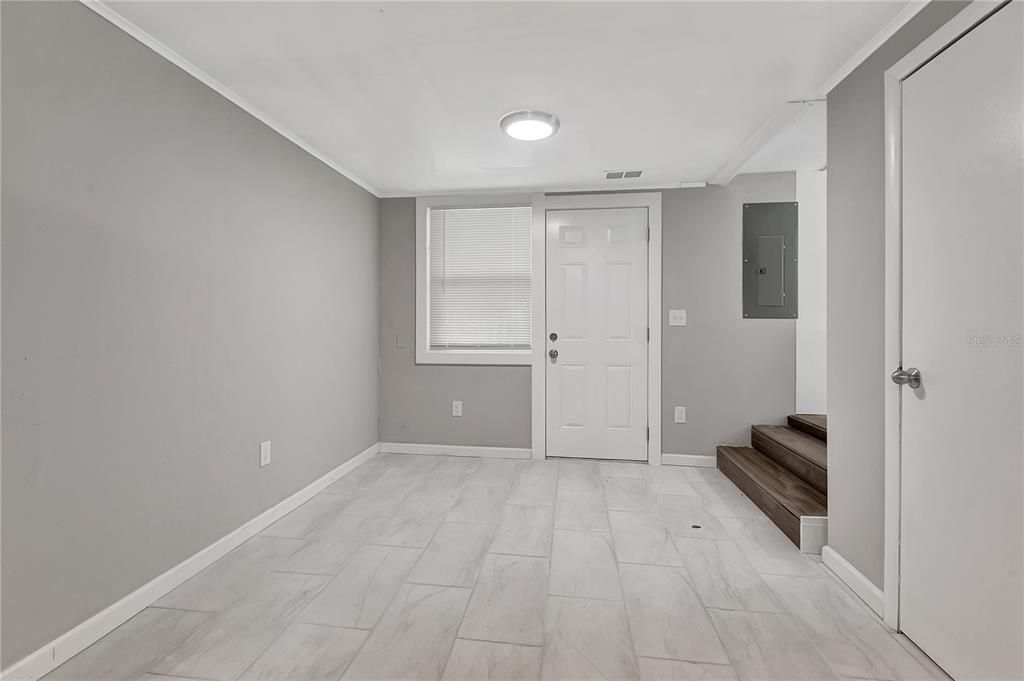 For Rent: $1,750 (2 beds, 1 baths, 844 Square Feet)